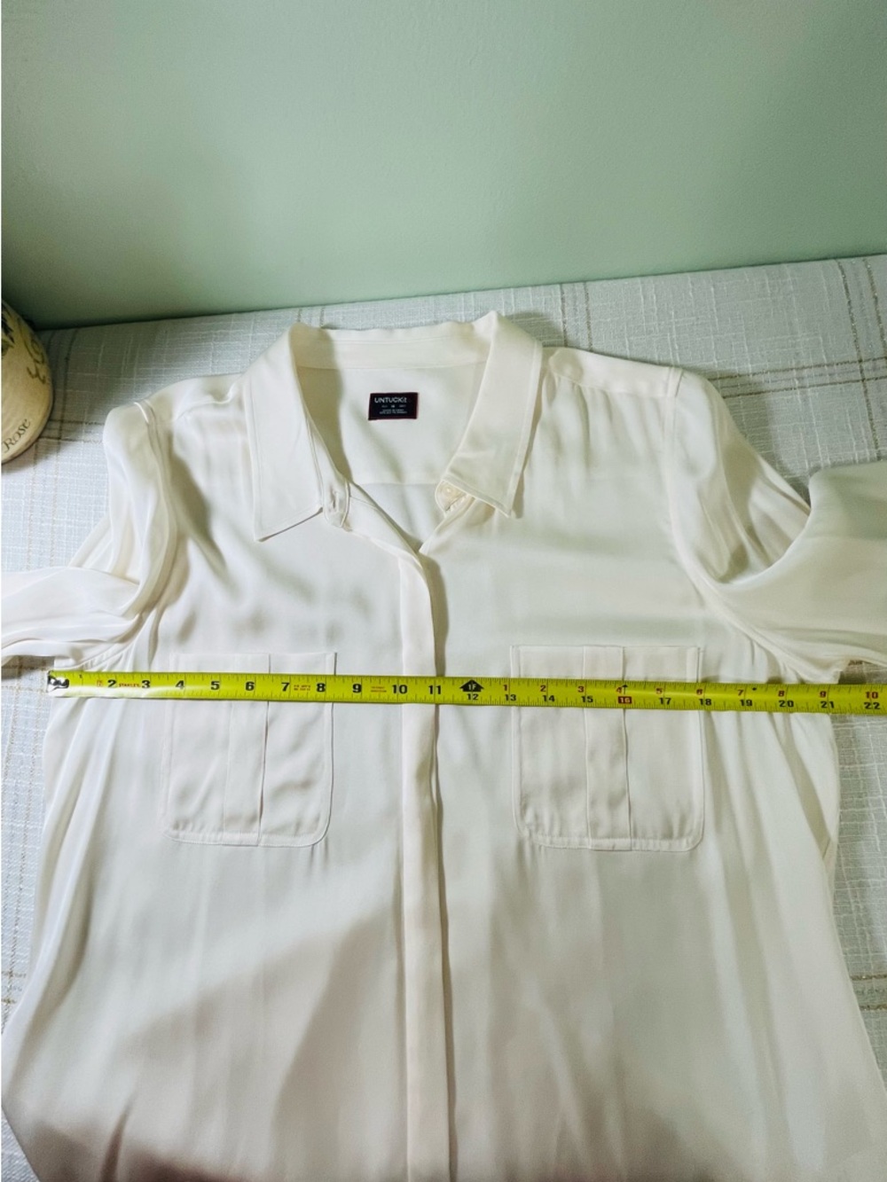 UNTUCKit Ivory Silk blend Button-Down Blouse Size 14 - Picture 8 of 9